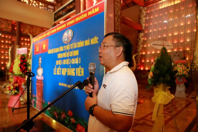 The Party Committee of the HFIC Office held a specialized thematic session and inducted new Party members on September 23, 2023.