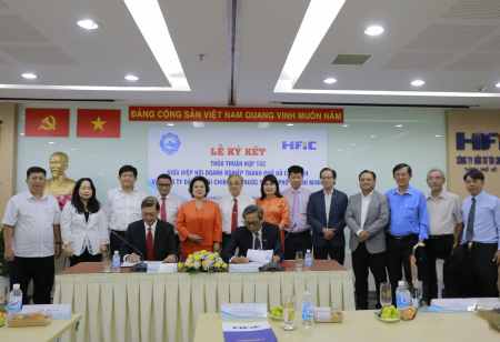 Signing of the cooperation agreement between Ho Chi Minh City State Investment and Financial Company (HFIC) and the Ho Chi Minh City Business Association (HUBA) at the very beginning of the new year 2024